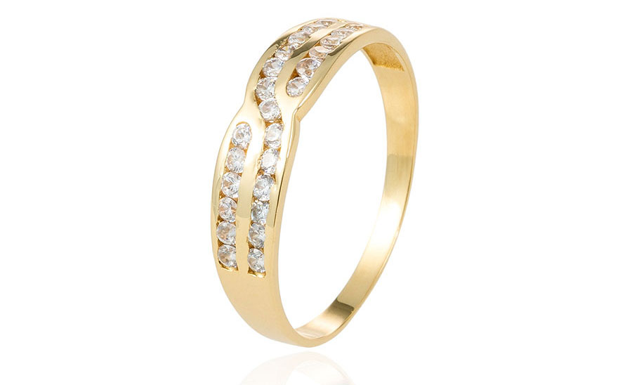anillo de oro con circonitas